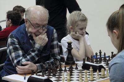Стартовал чемпионат области по шахматам в Первой лиге